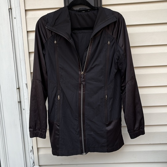 LULULEMON LADIES BLACK JACKET-4 - Picture 3 of 11
